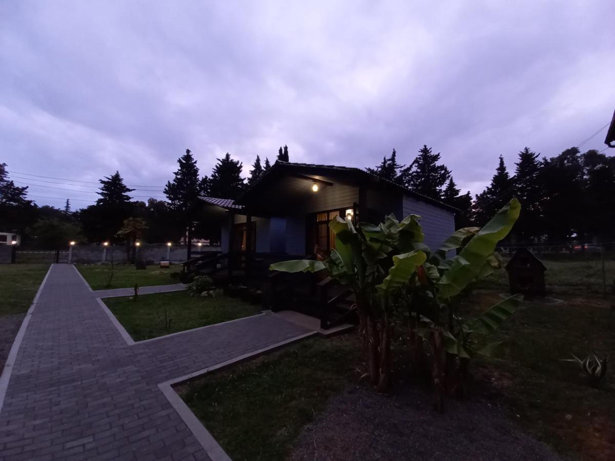 Гостевой Дом Фазенда Hotel Pizunda Exterior photo